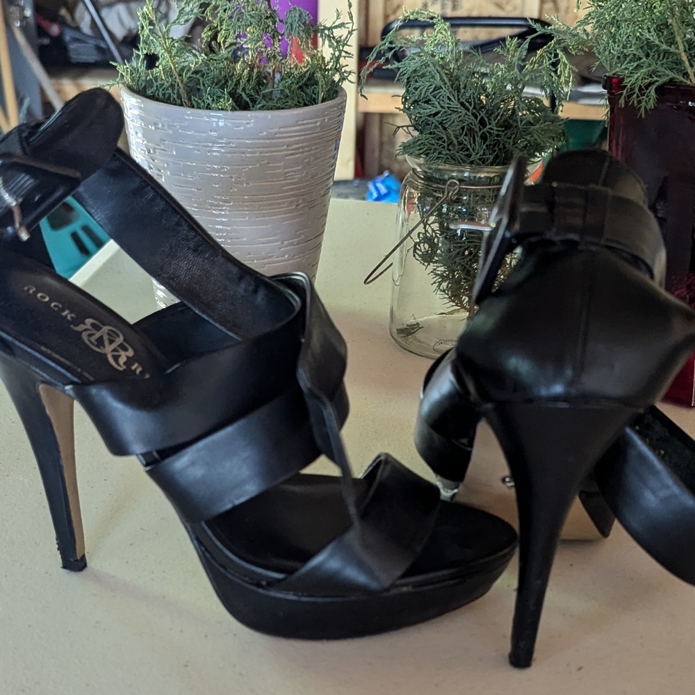 Women's shoes
